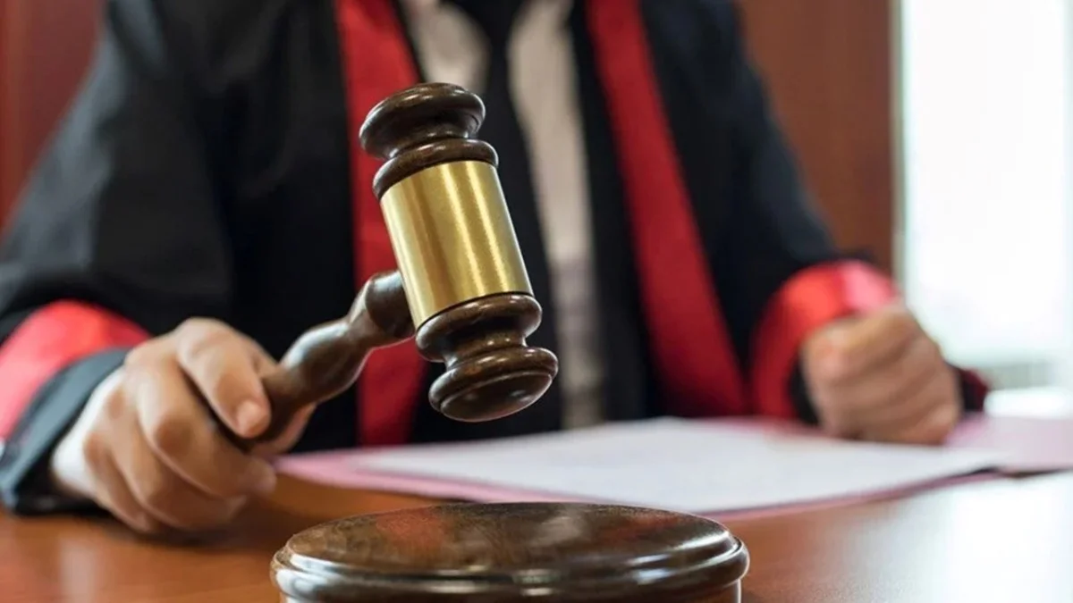 Öğretmene Şiddet Cezasız Kalmayacak! Emsal Nitelikte Ağır Hapis Kararı!